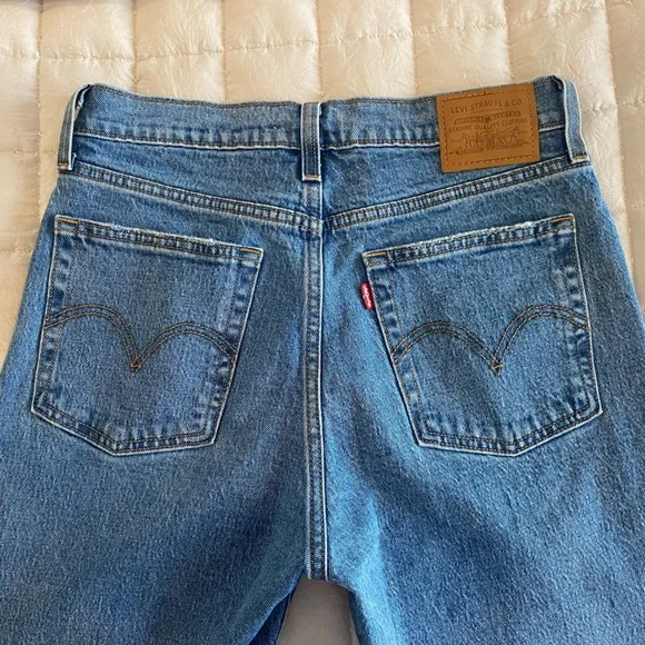 Levi’s Jeans - High Rise Wedgie Straight - Picture 6 of 7